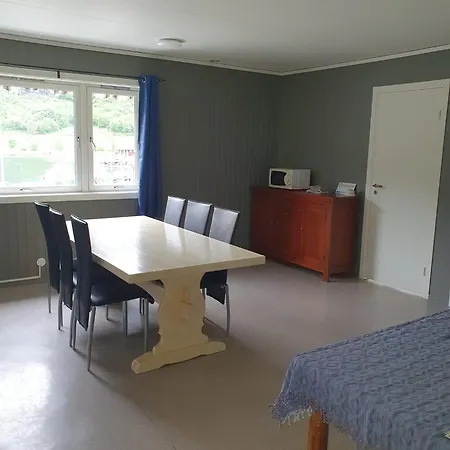 Leirvik I Sogn-apartment Hostel *